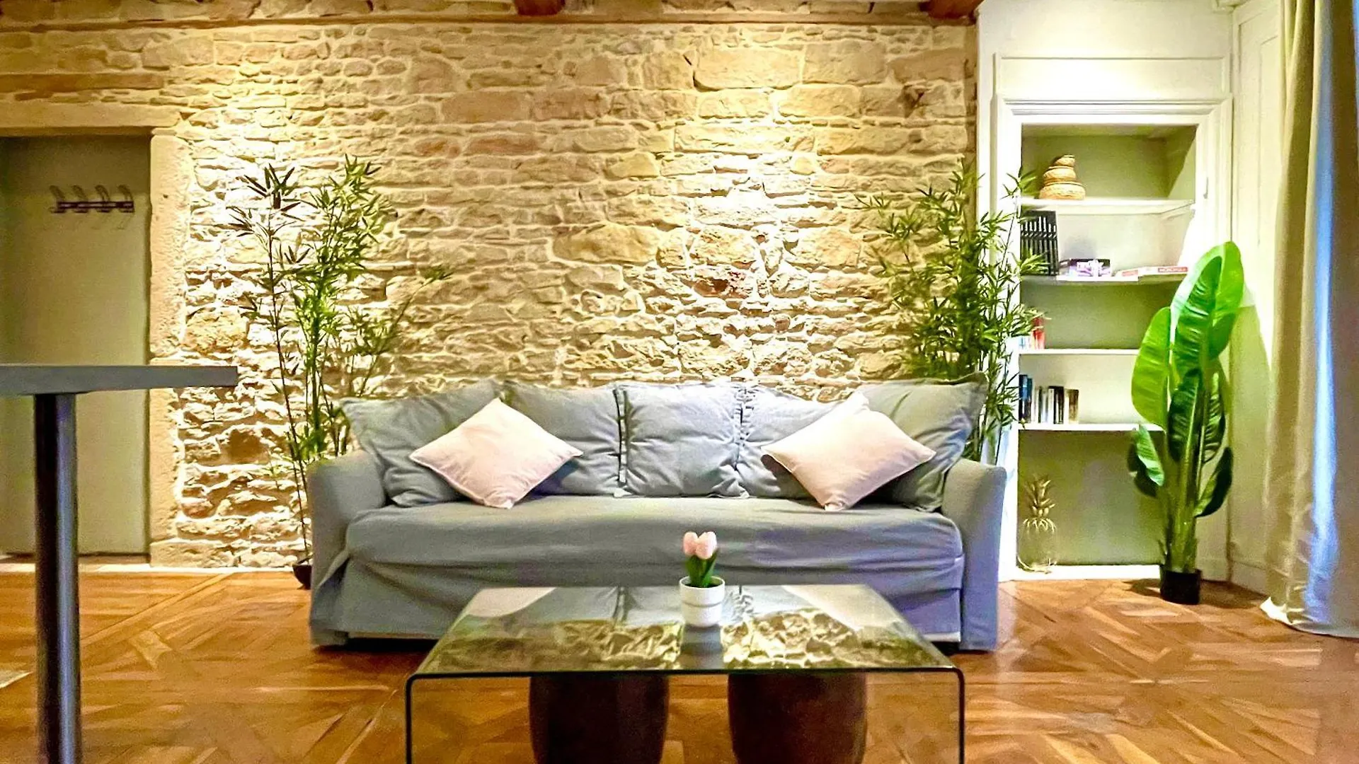 Bngo I Luxe & Confort I Lyon Centre, 4 Personnes, Toilette Separe, Place Des Terreaux