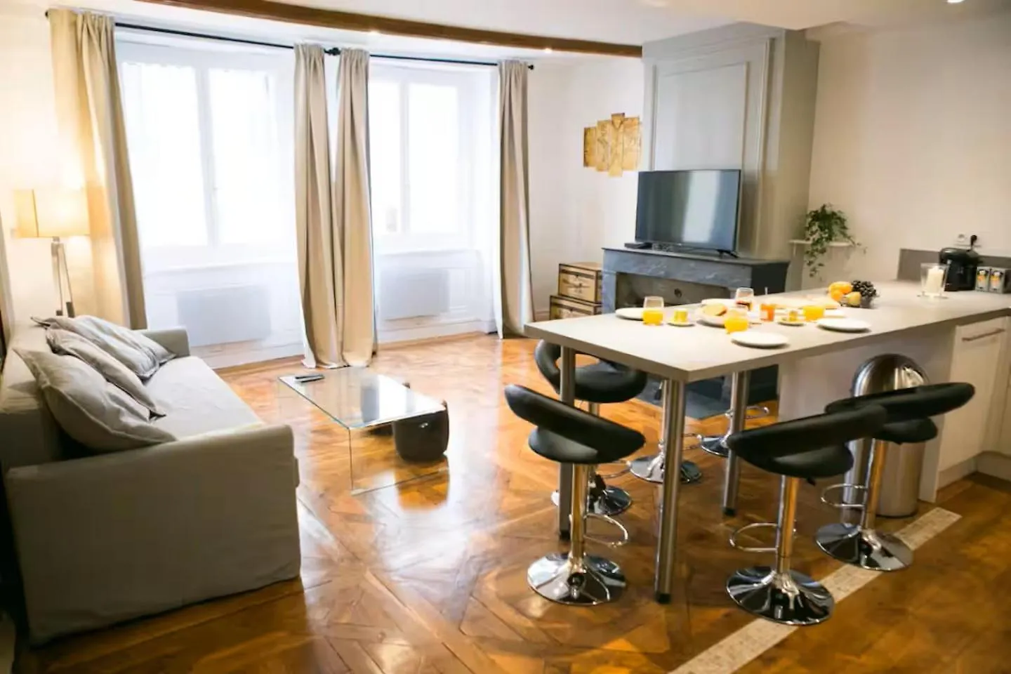 Bngo I Luxe & Confort I Lyon Centre, 4 Personnes, Toilette Separe, Place Des Terreaux 0*,