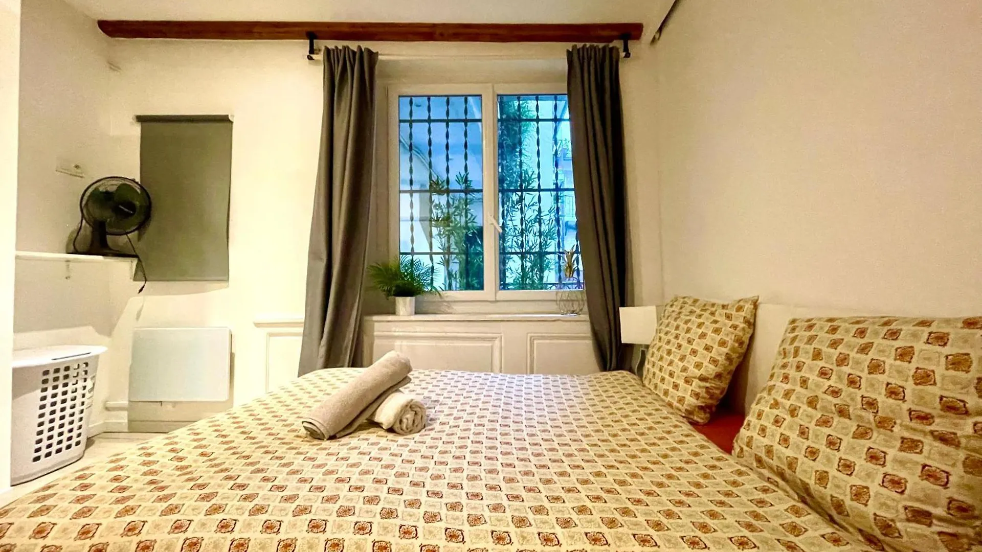 Bngo I Luxe & Confort I Lyon Centre, 4 Personnes, Toilette Separe, Place Des Terreaux Appartement